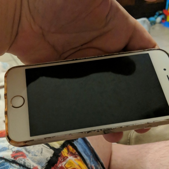 iPhone 6s 32gb - Picture 2 of 3